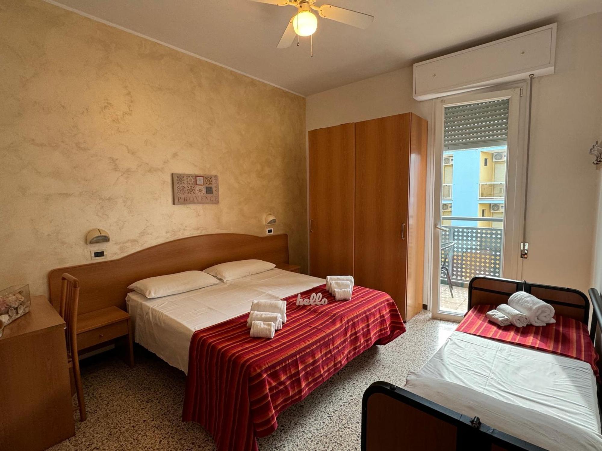 Hotel Caruso リミニ エクステリア 写真