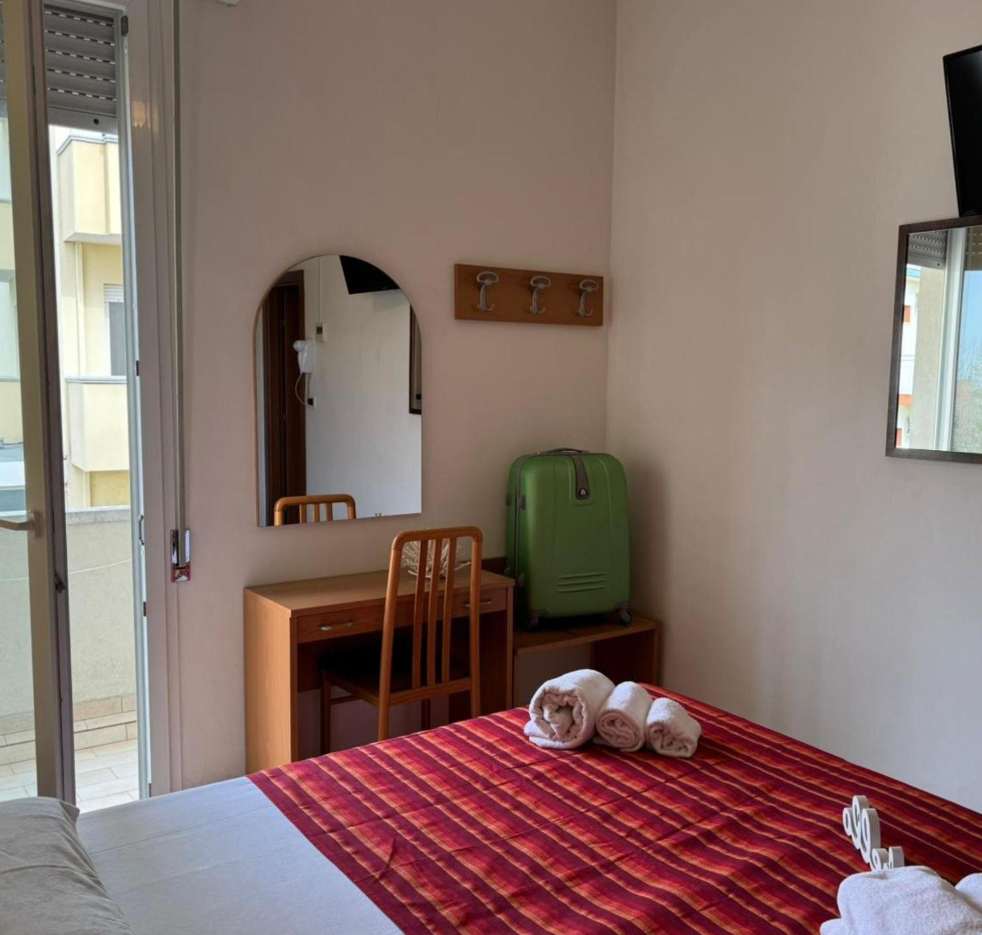 Hotel Caruso リミニ エクステリア 写真