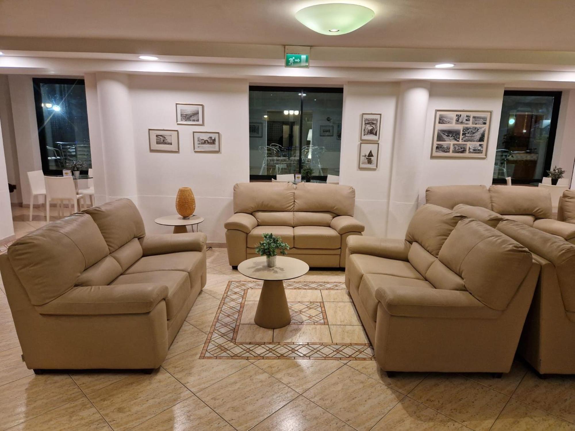 Hotel Caruso リミニ エクステリア 写真